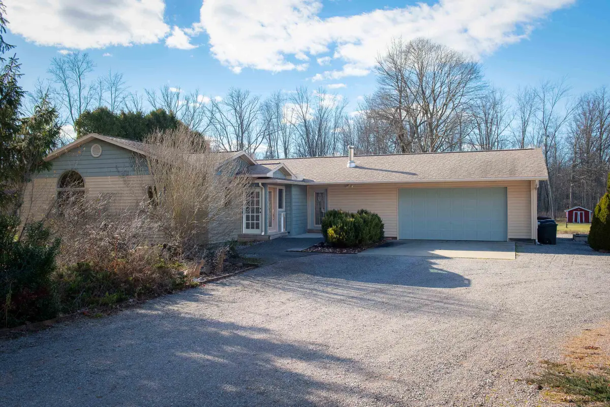 5827 N Sturgeon Road, Midland, MI 48642 - #1