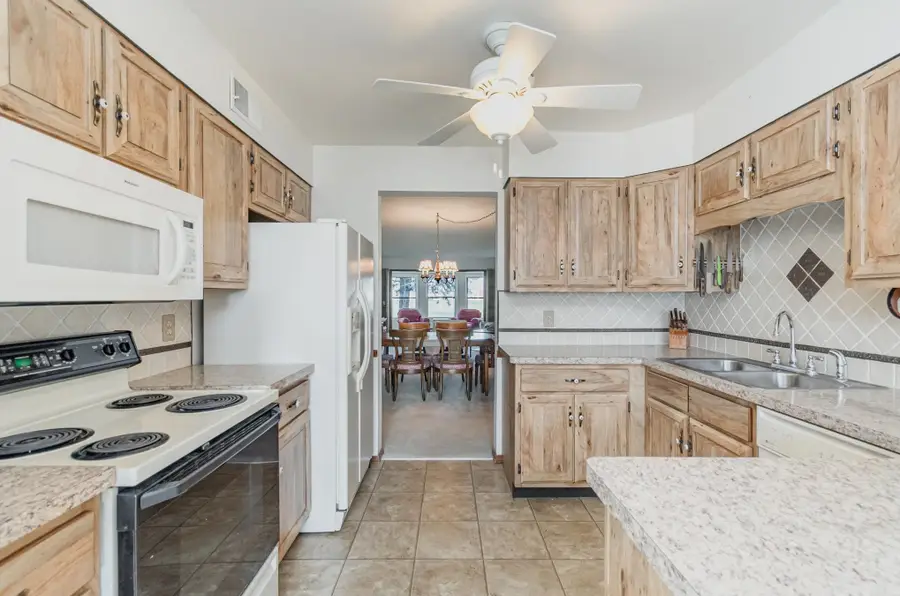 9150 Greenway Boulevard, Saginaw, MI 48609 - #3