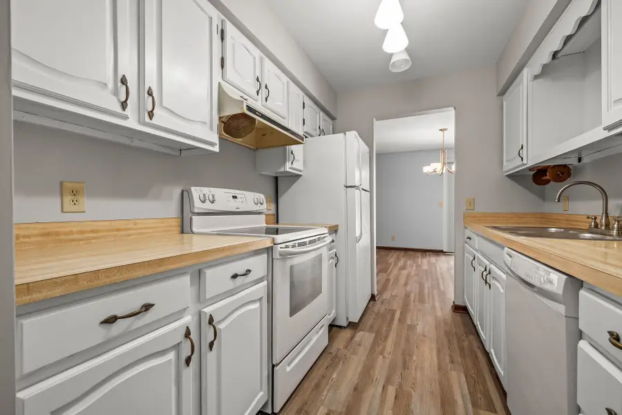 4903 Grandview Circle, Midland, MI 48640 - #2