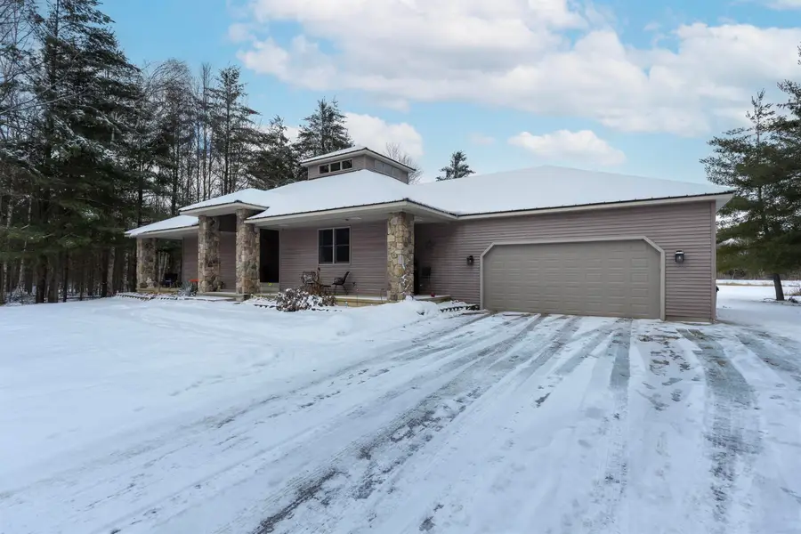 3596 Traxler Drive, Beaverton, MI 48612 - #2