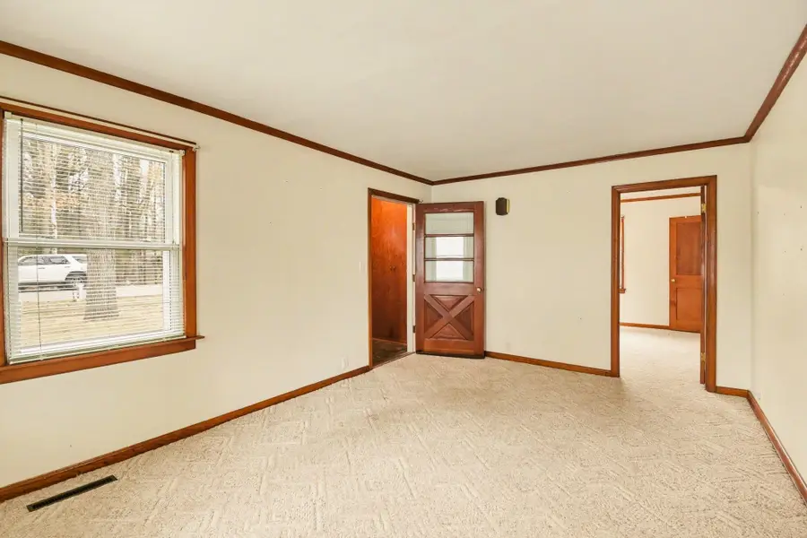 497 W Tittabawassee Street, Sanford, MI 48657 - #3