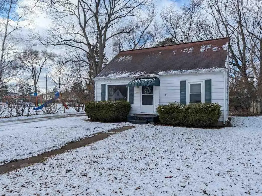 2207 Virginia Street, Midland, MI 48642 - #1