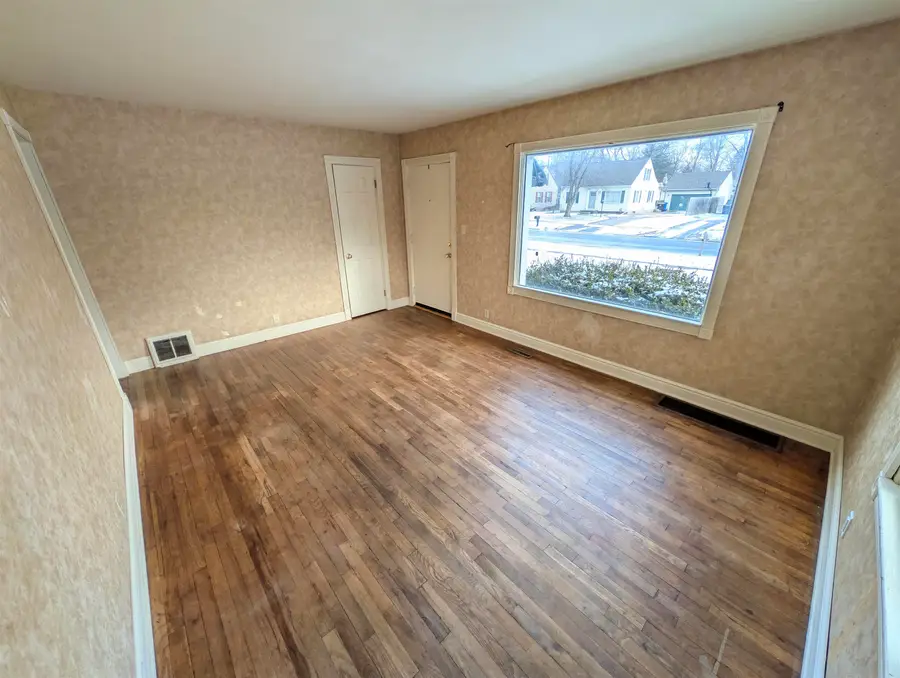 2207 Virginia Street, Midland, MI 48642 - #3