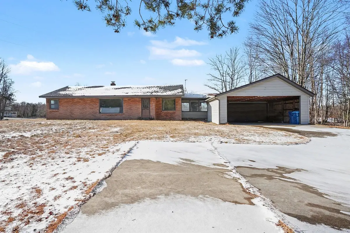 1962 S Sasse Road, Midland, MI 48640 - #1