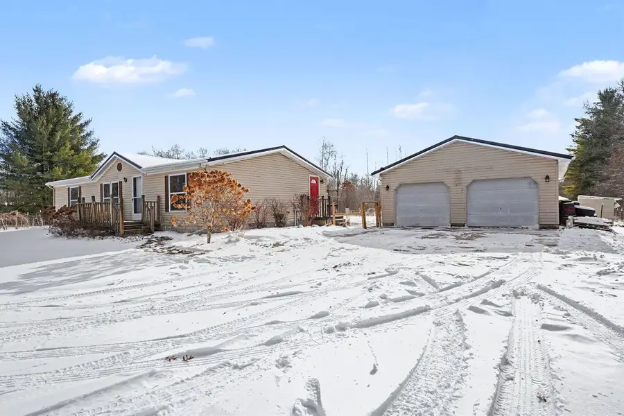 131 W Fike Road, Sanford, MI 48657 - #2