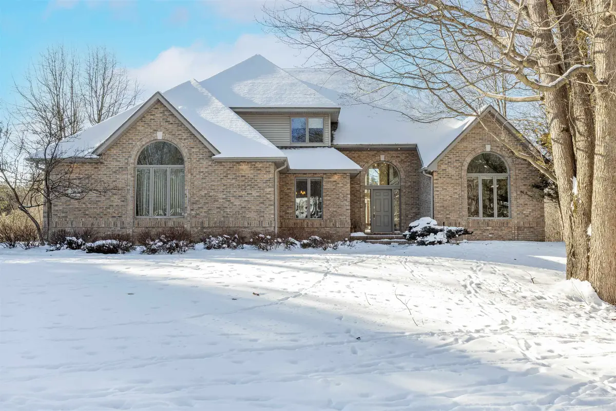 2266 E Cardinal Drive, Midland, MI 48642 - #1