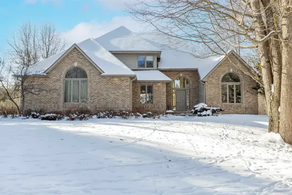 2266 E Cardinal Drive, Midland, MI 48642