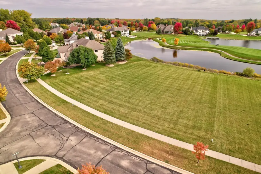 34 W Grove Court, Freeland, MI 48623 - #2