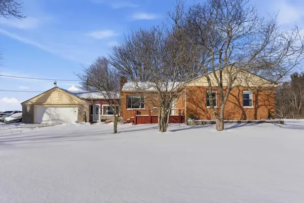 2760 S Eight Mile Road, Auburn, MI 48611