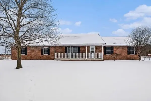 2490 E Stewart Road, Midland, MI 48640-8938