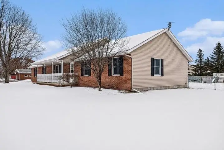 2490 E Stewart Road, Midland, MI 48640-8938 - #2