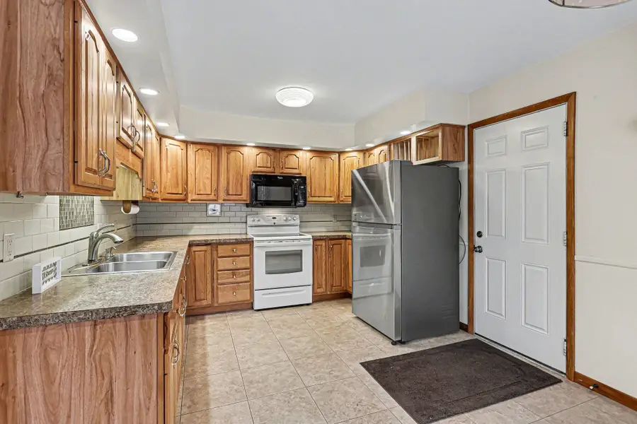 11050 Wilkinson Road, Freeland, MI 48623 - #3