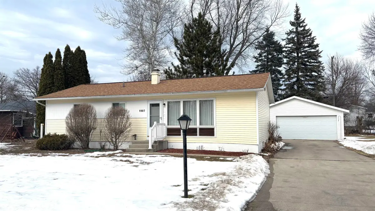 1907 E Ashman Street, Midland, MI 48642 - #1