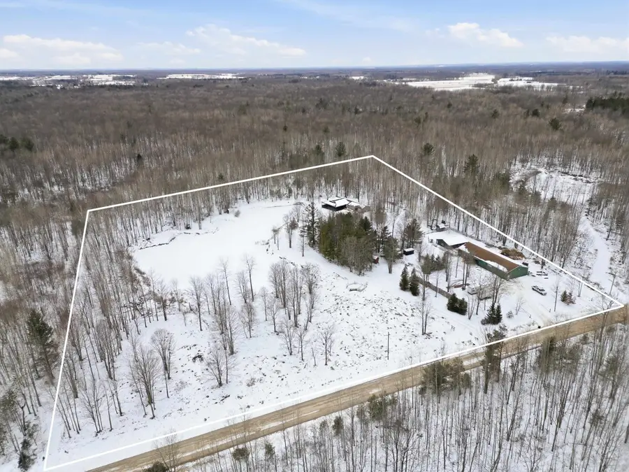 5655 N Alamando Road, Coleman, MI 48618 - #3
