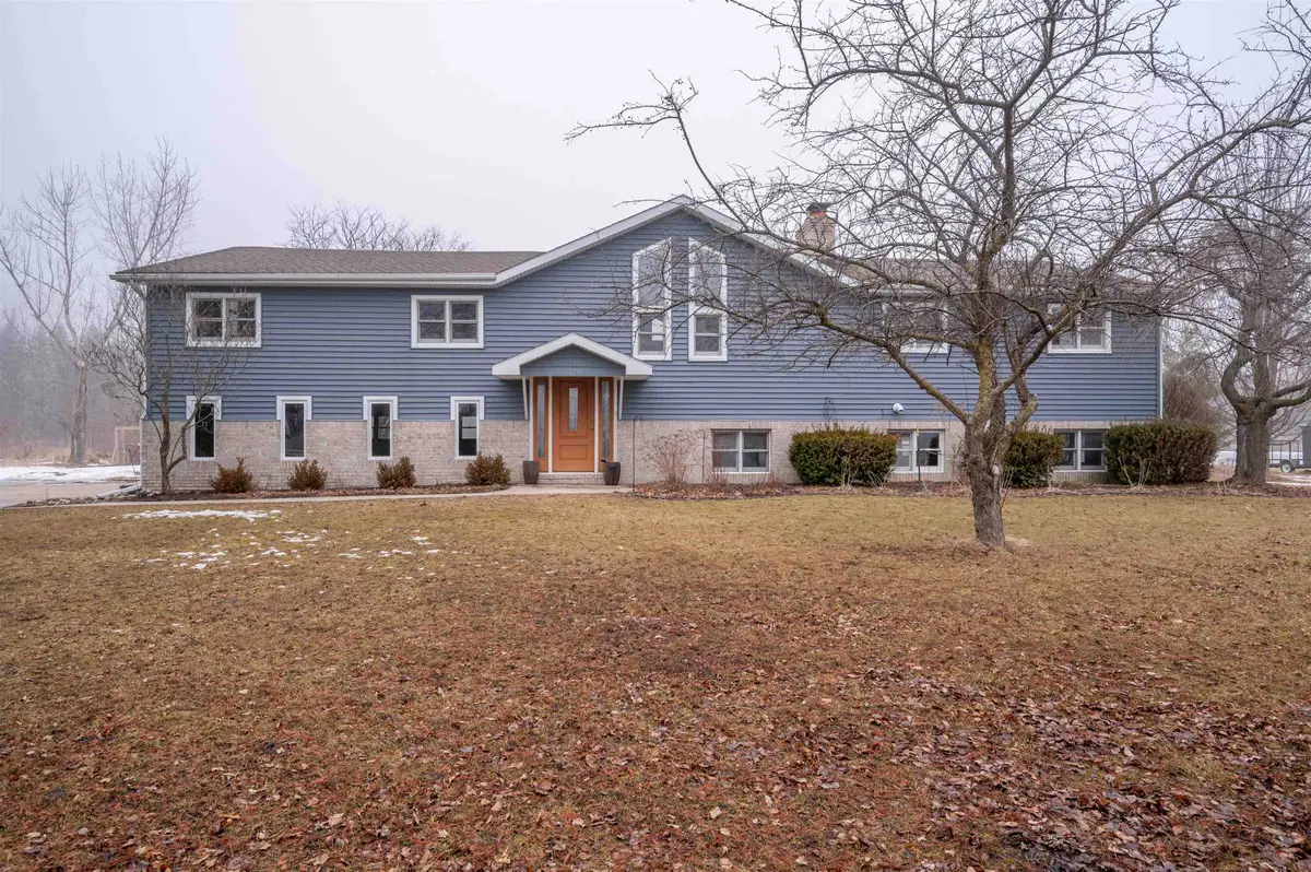 350 W Chip Road, Auburn, MI 48611 - #1