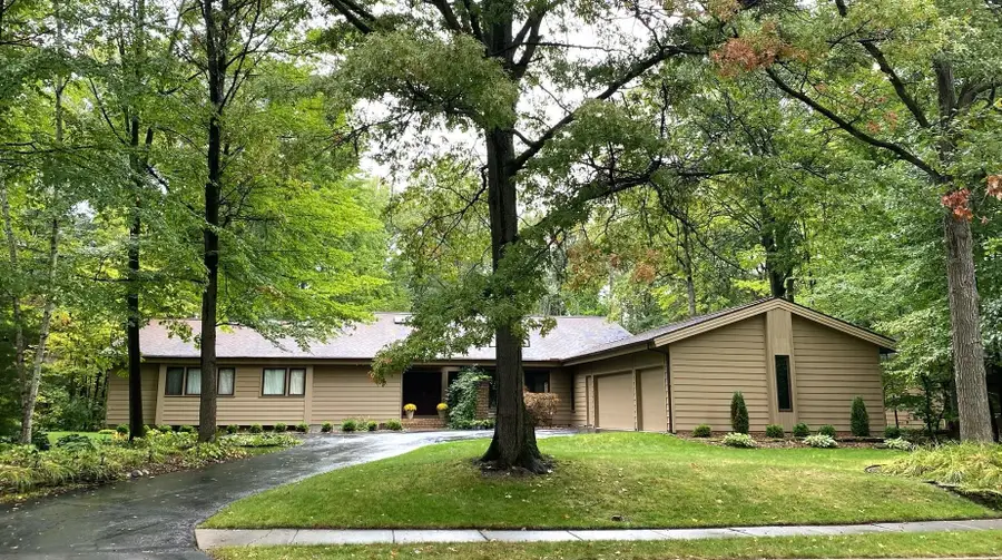 4800 Moorland Court, Midland, MI 48640 - #2