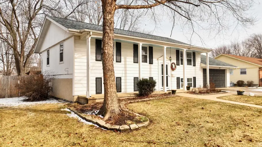 405 Hollybrook Drive, Midland, MI 48642 - #2