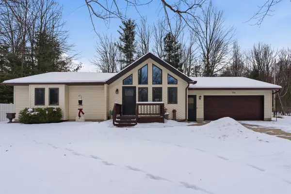 5715 Countryside Drive, Midland, MI 48642