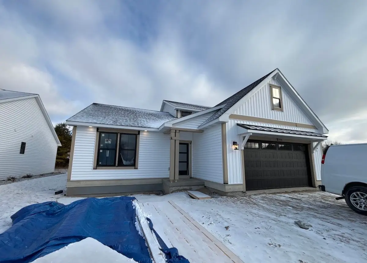 106 Brass Leaf Court, Midland, MI 48642 - #1