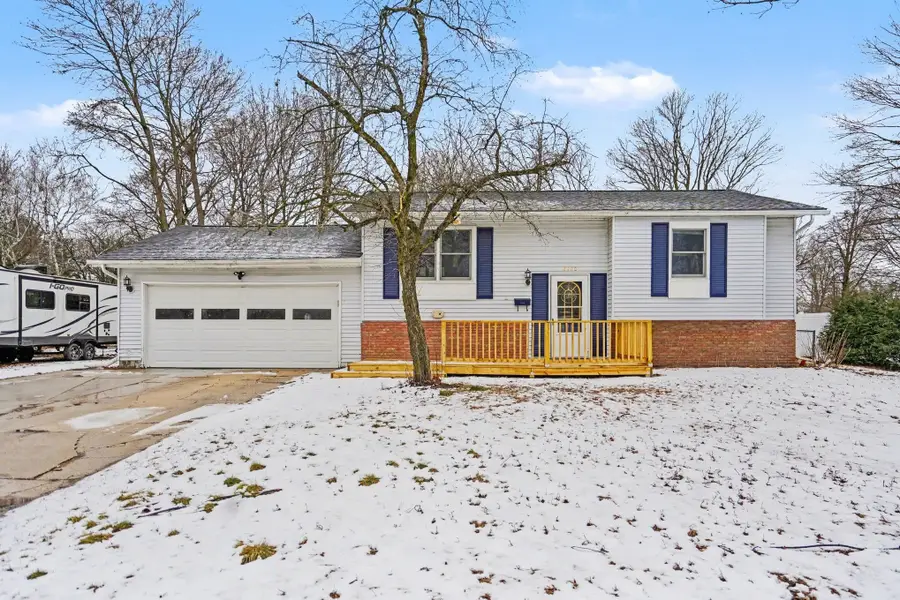 2200 Hillgrove Parkway, Midland, MI 48642 - #2