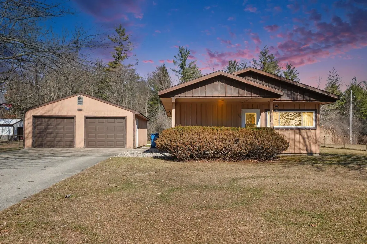 310 W Lackie Court, Sanford, MI 48657 - #1