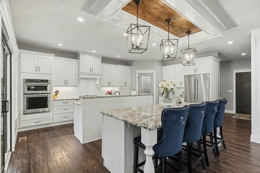 1045 S Grey Road, Midland, MI 48640 - #2