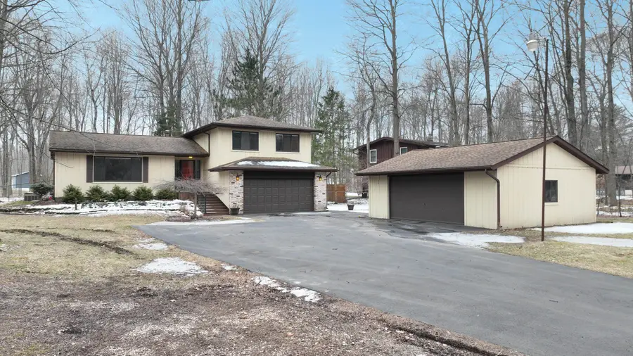 3664 E Jane Drive, Midland, MI 48642 - #2