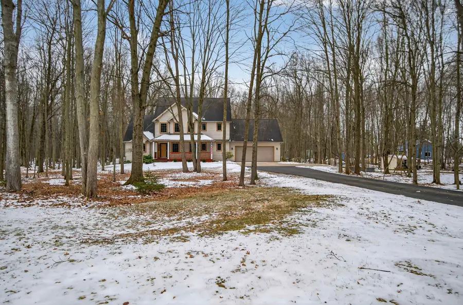 2040 Roxbury Court, Midland, MI 48642 - #2