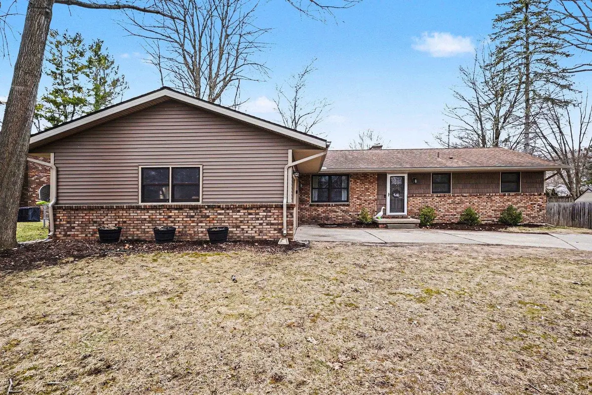 3705 Sweetbrier Terrace, Midland, MI 48642 - #1