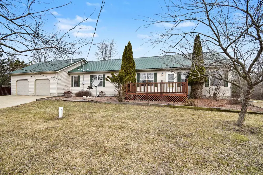 25 E Highwood Road, Beaverton, MI 48612 - #2