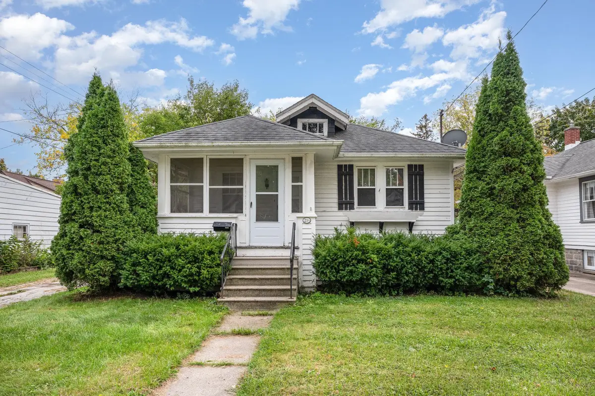 214 Goetz Street, Saginaw, MI 48602 - #1