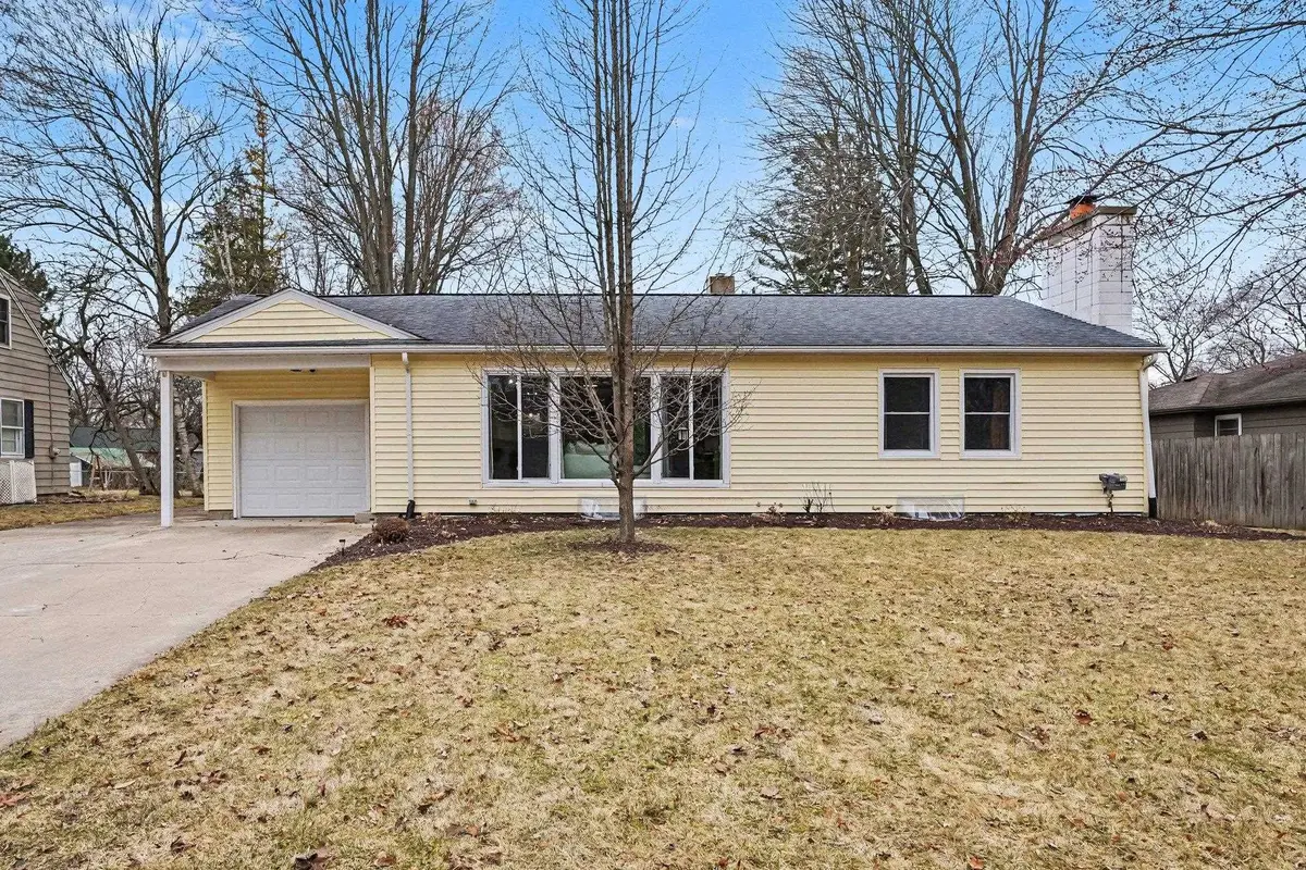 4113 Castle Drive, Midland, MI 48640 - #1