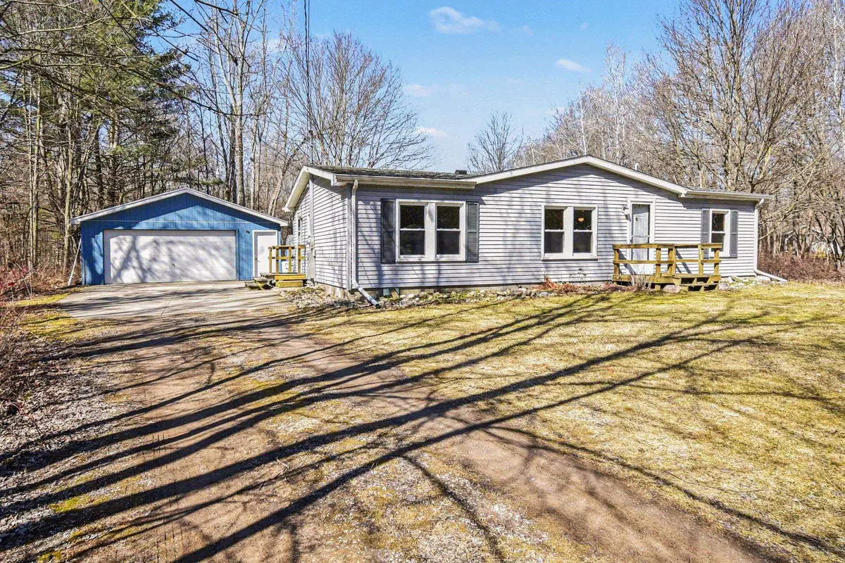 1811 N Eight Mile Street, Jerome, MI 48658 - #1