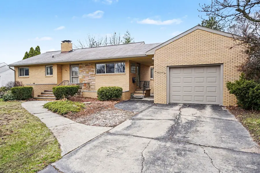 2002 S Farragut Street, Bay City, MI 48708 - #2