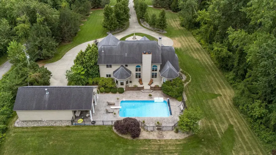 1238 W Center Road, Essexville, MI 48732 - #2