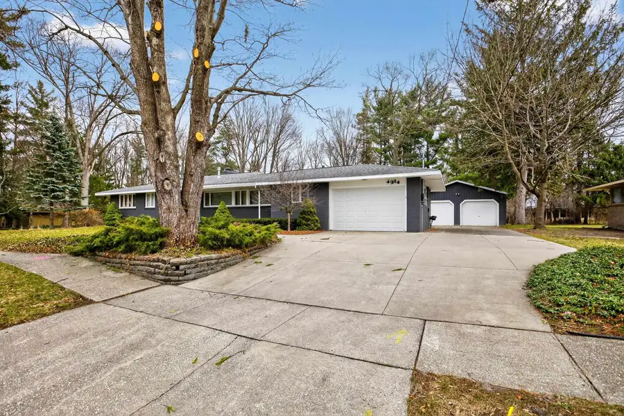 4914 Campau Drive, Midland, MI 48640 - #3
