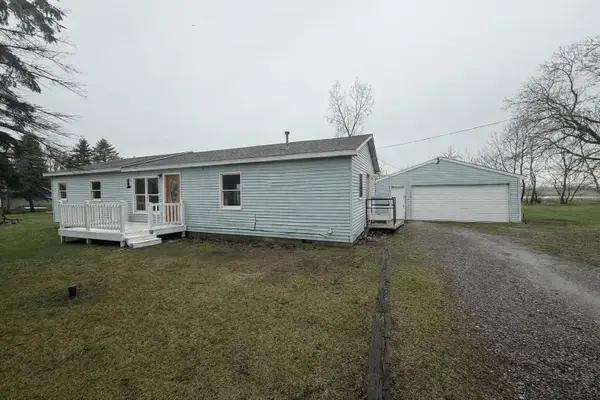 1442 S 11 Mile Road, Auburn, MI 48611