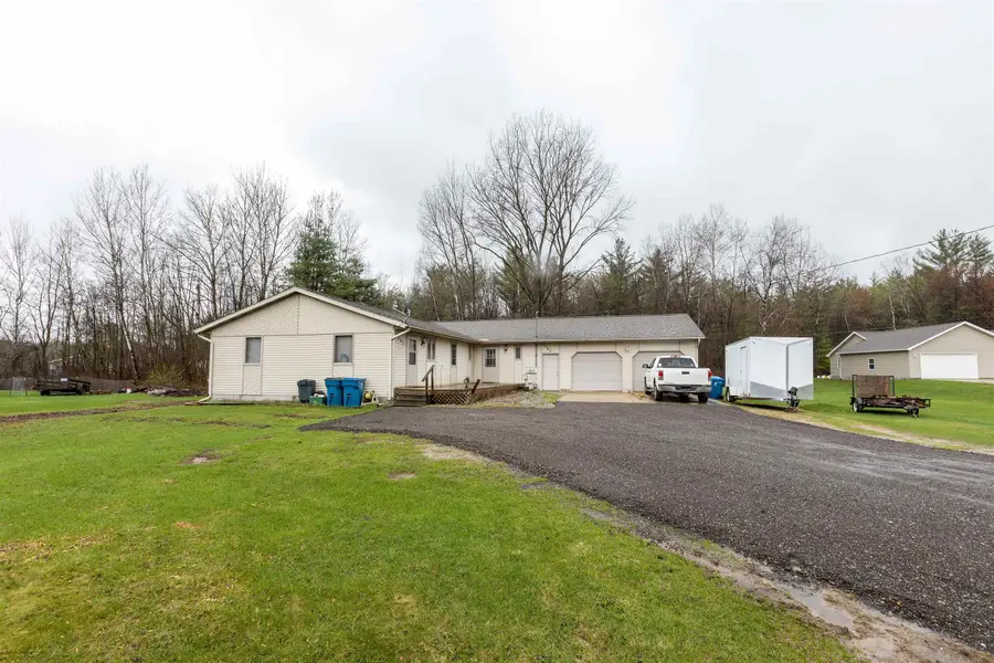 2043/2047 N Neiner Road, Sanford, MI 48657 - #2