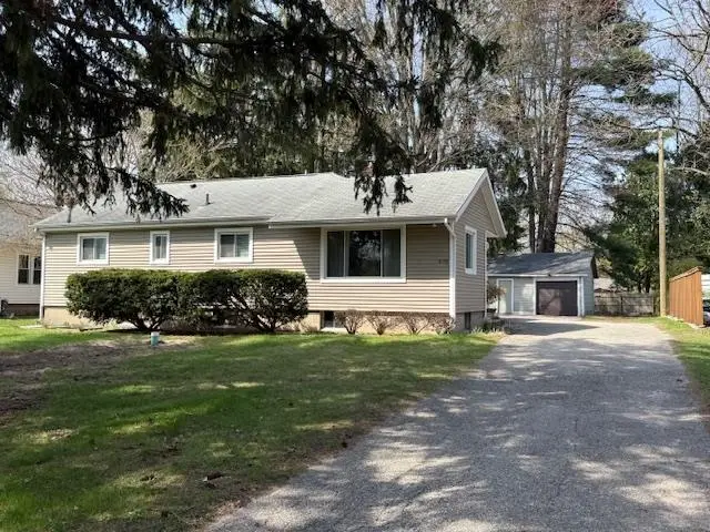 610 W Sugnet Road, Midland, MI 48640 - #1