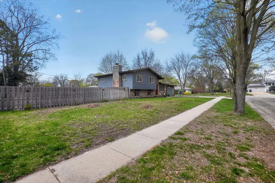 2601 Wood Court, Midland, MI 48642 - #2