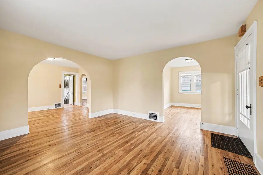 2320 Avon Street, Saginaw, MI 48602 - #3