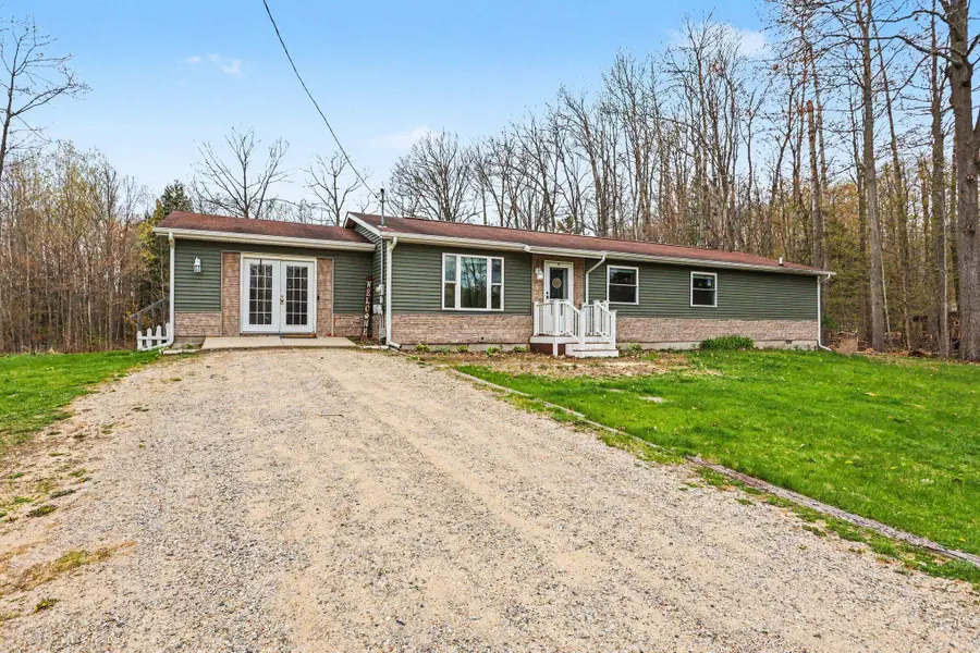 1015 N Shaw Road, Gladwin, MI 48624 - #2