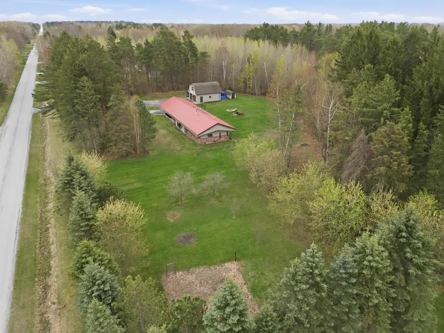 1280 E Kitchen Road, Pinconning, MI 48650 - #2