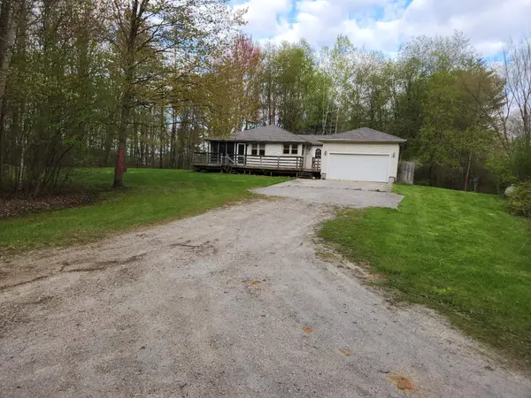 5929 N Water Road, Sanford, MI 48657
