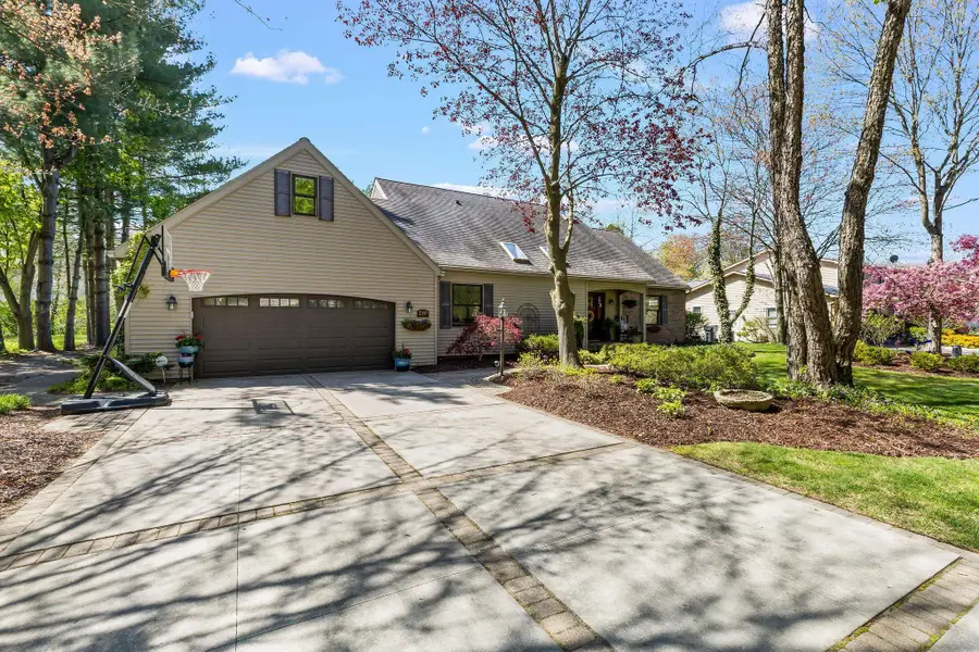 2307 Longfellow Lane, Midland, MI 48640 - #2