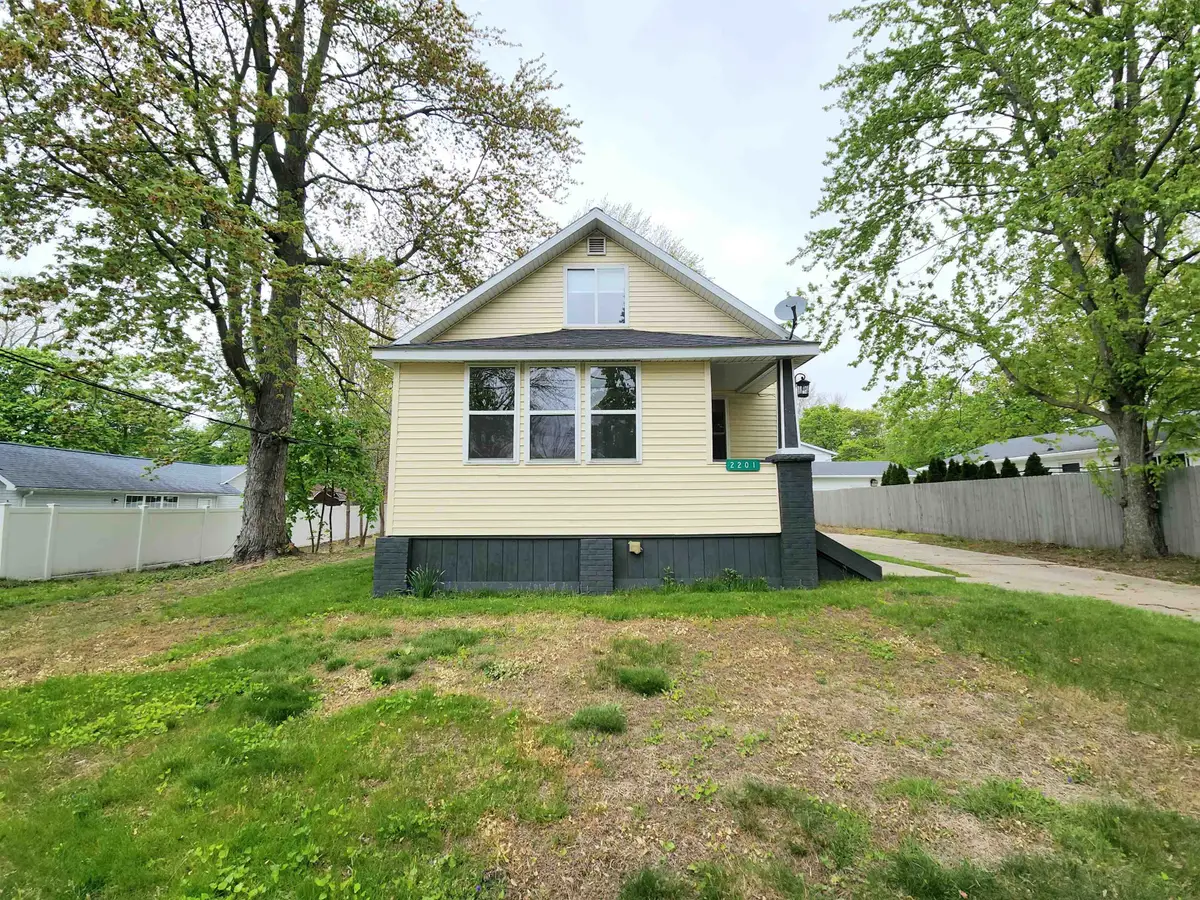 2201 E Ashman Street, Midland, MI 48642 - #1