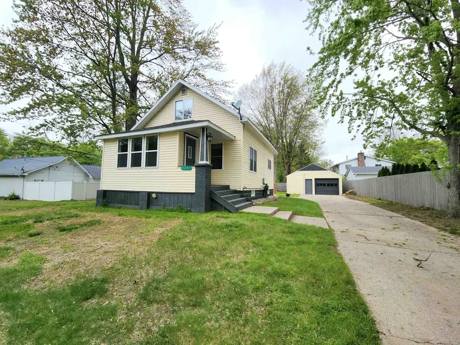 2201 E Ashman Street, Midland, MI 48642 - #2