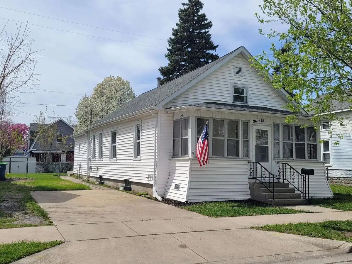 318 Fraser Street, Bay City, MI 48706 - #1