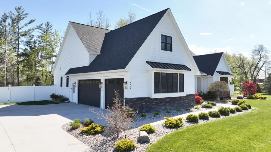 3014 Hidden Meadows Drive, Midland, MI 48642 - #3