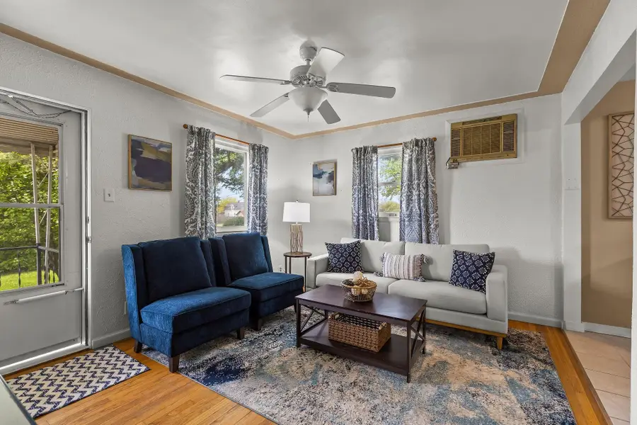 1105 S Jefferson Street, Bay City, MI 48708 - #3